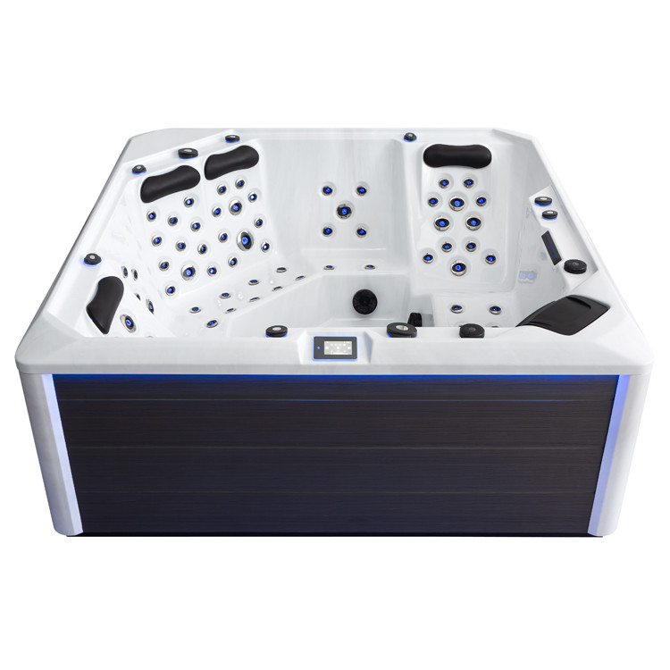 „Beleuchtete Seitenverkleidung des Whirlpools mit eleganter LED-Beleuchtung unter dem oberen Rand“